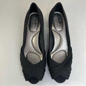 NWOB-Coach and Four Larissa Black Fabric Peep Toe Kitten Heels Sz 6